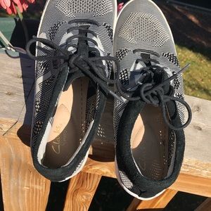 Clarks Womens Glove Glitter Sneaker Pick SZ//Color.